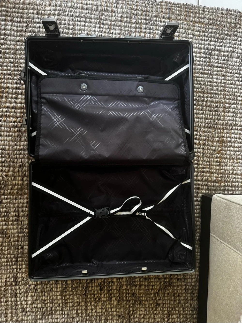 All aluminum carry on - zipperless with 360 wheels - 20 inch